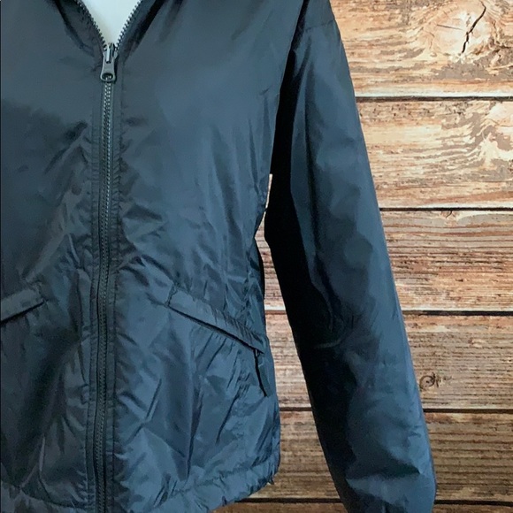 - Columbia• Black Windbreaker - Picture 5 of 7